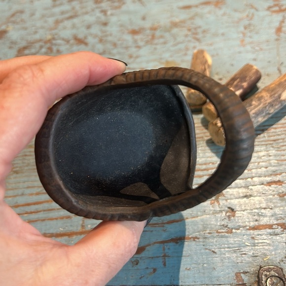 Vintage Artist Signed Ceramic Woven Basket with mini wooden logs - Picture 2 of 4